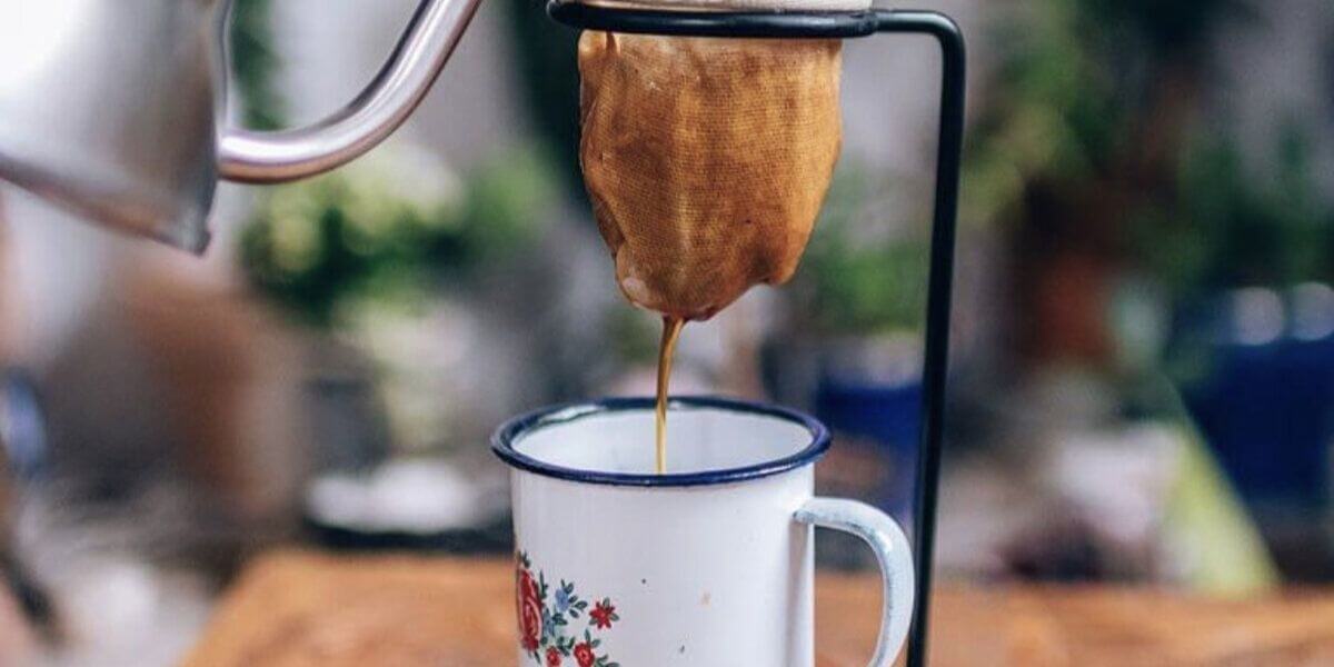 Coador de Café: O Método Artesanal que Realça o Sabor da Sua Bebida